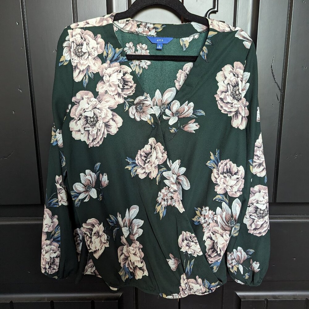 Apt 9 Green Floral Wrap Top Size Medium